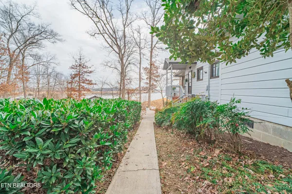 $900,000 | 1449 Bucks Point Way, Dandridge, TN 37725