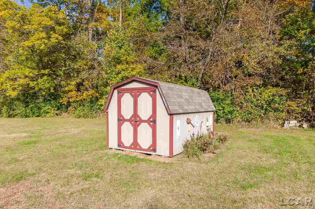 2340 Laberdee Road Adrian, MI 49221 - Photo 6 of 44 31398212-5.JPG
