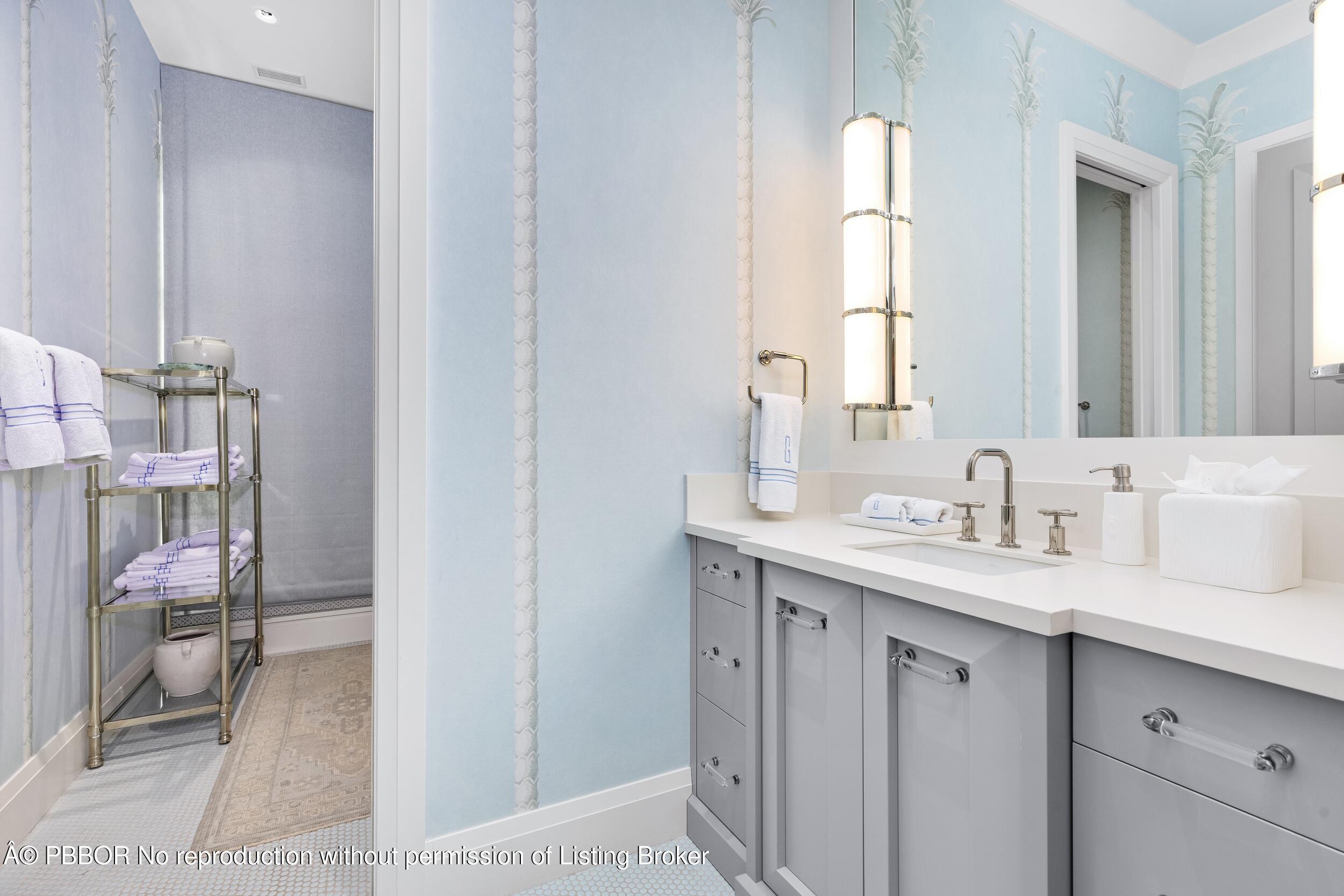 309 Chapel Hill Road Palm Beach, FL 33480 - Photo 32 of 50 Guest Bath