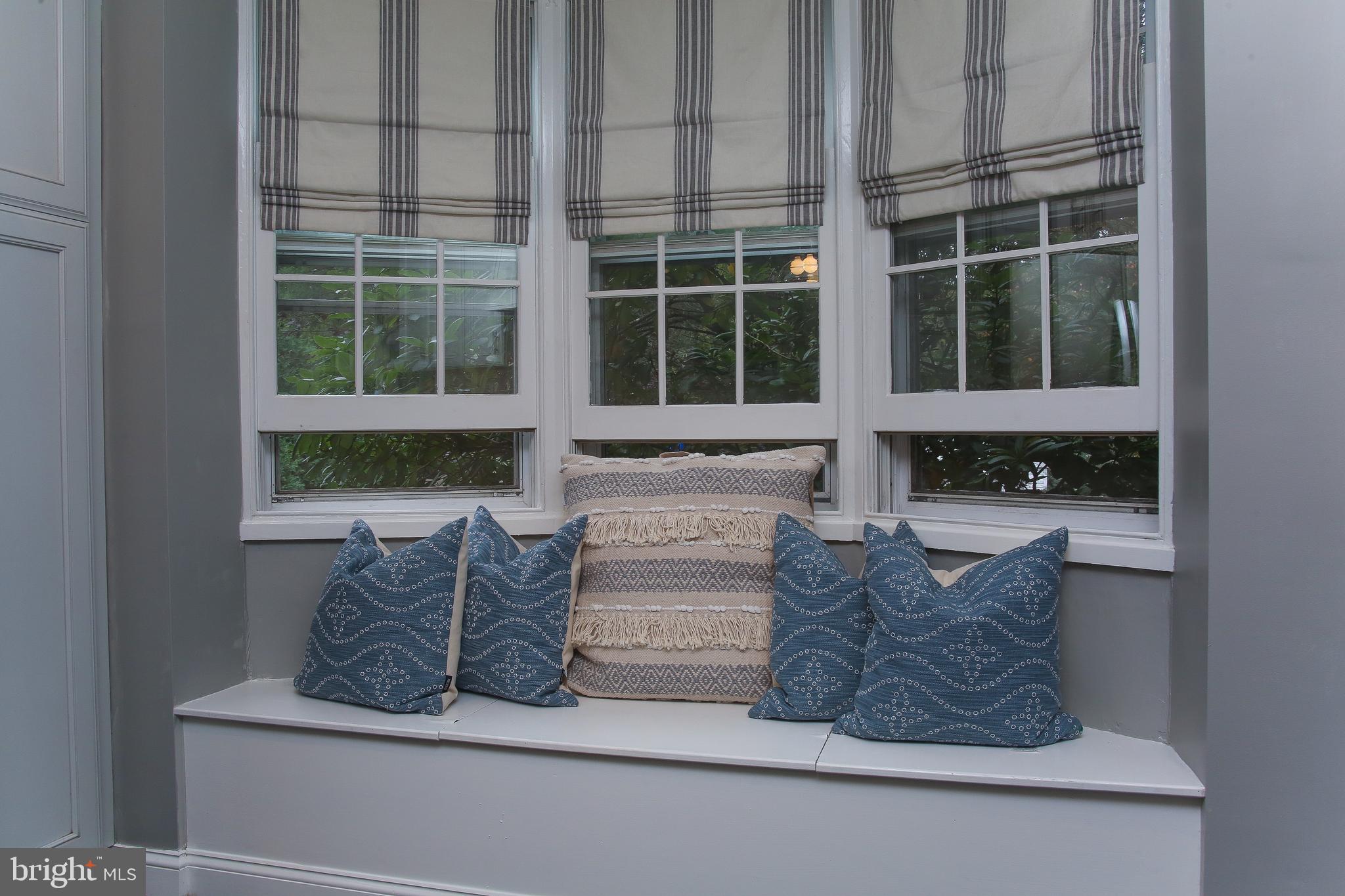 213 Hewett Road Wyncote, PA 19095 - Photo 14 of 40 Window bench in kitchen