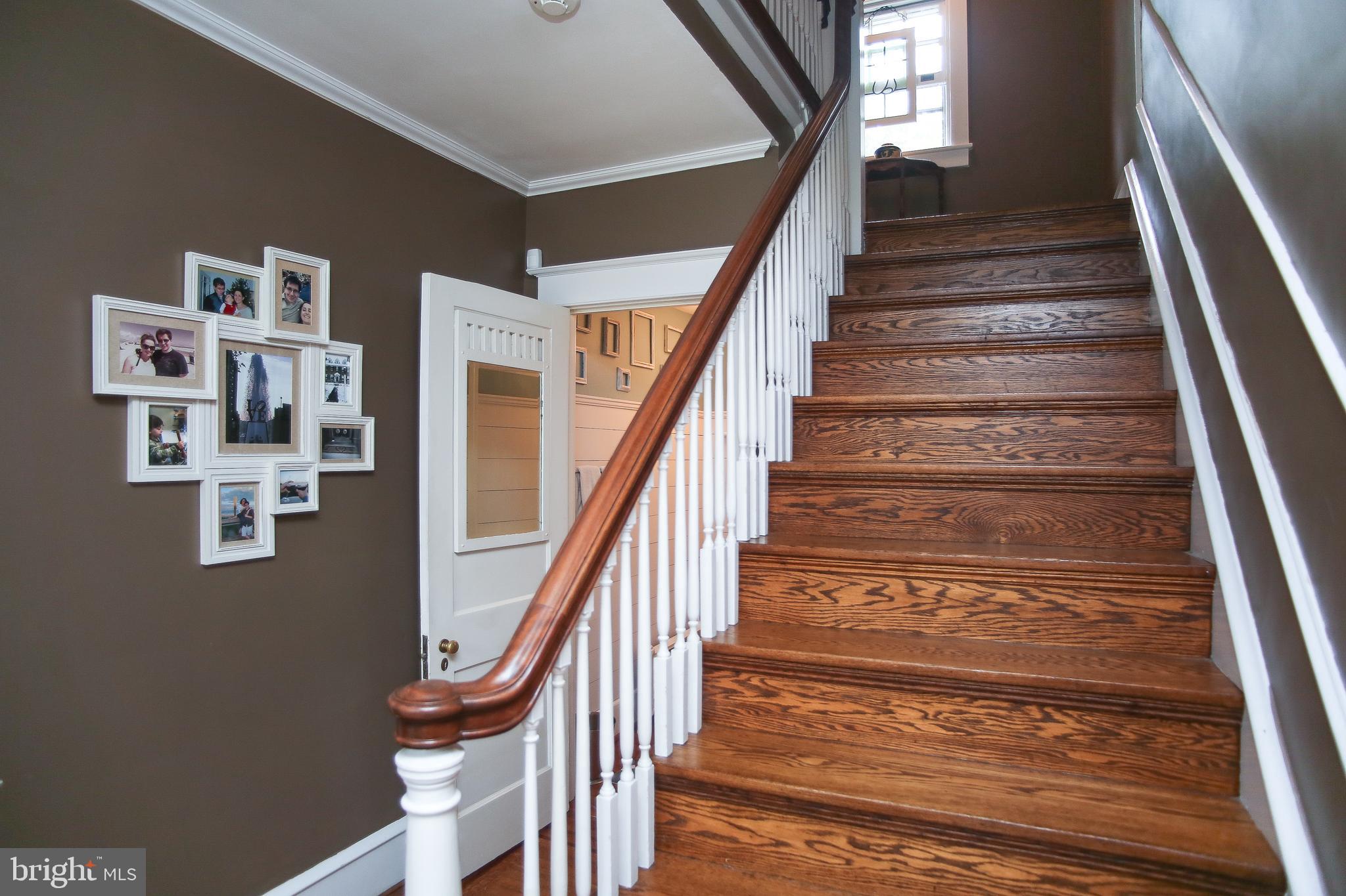 213 Hewett Road Wyncote, PA 19095 - Photo 3 of 40 Grand staircase