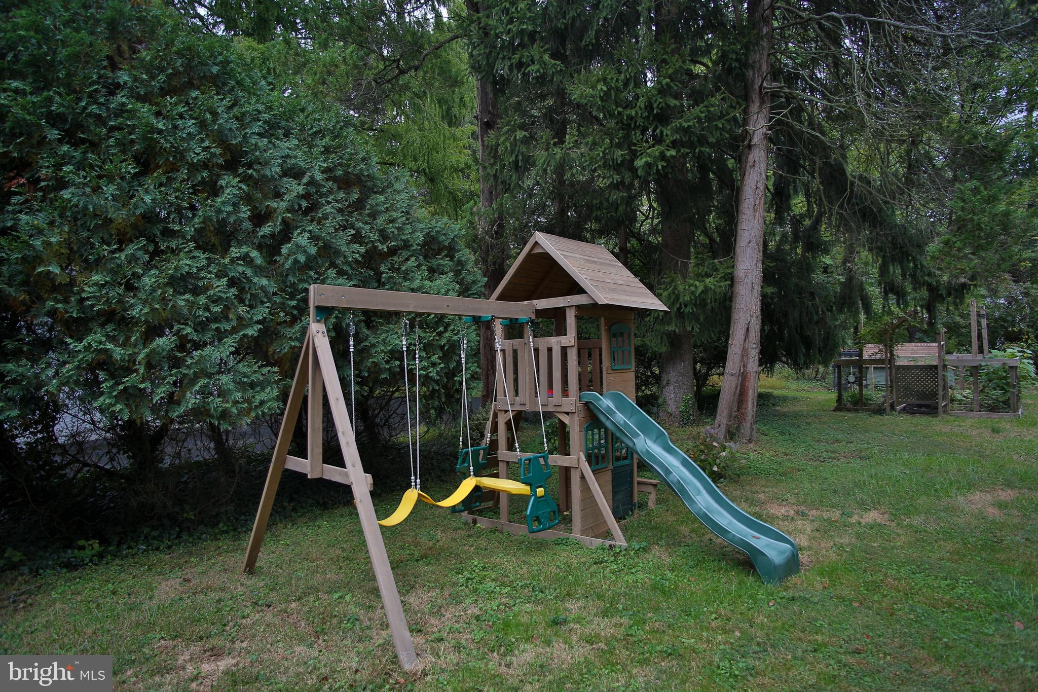 213 Hewett Road Wyncote, PA 19095 - Photo 35 of 40 Playset included with sale