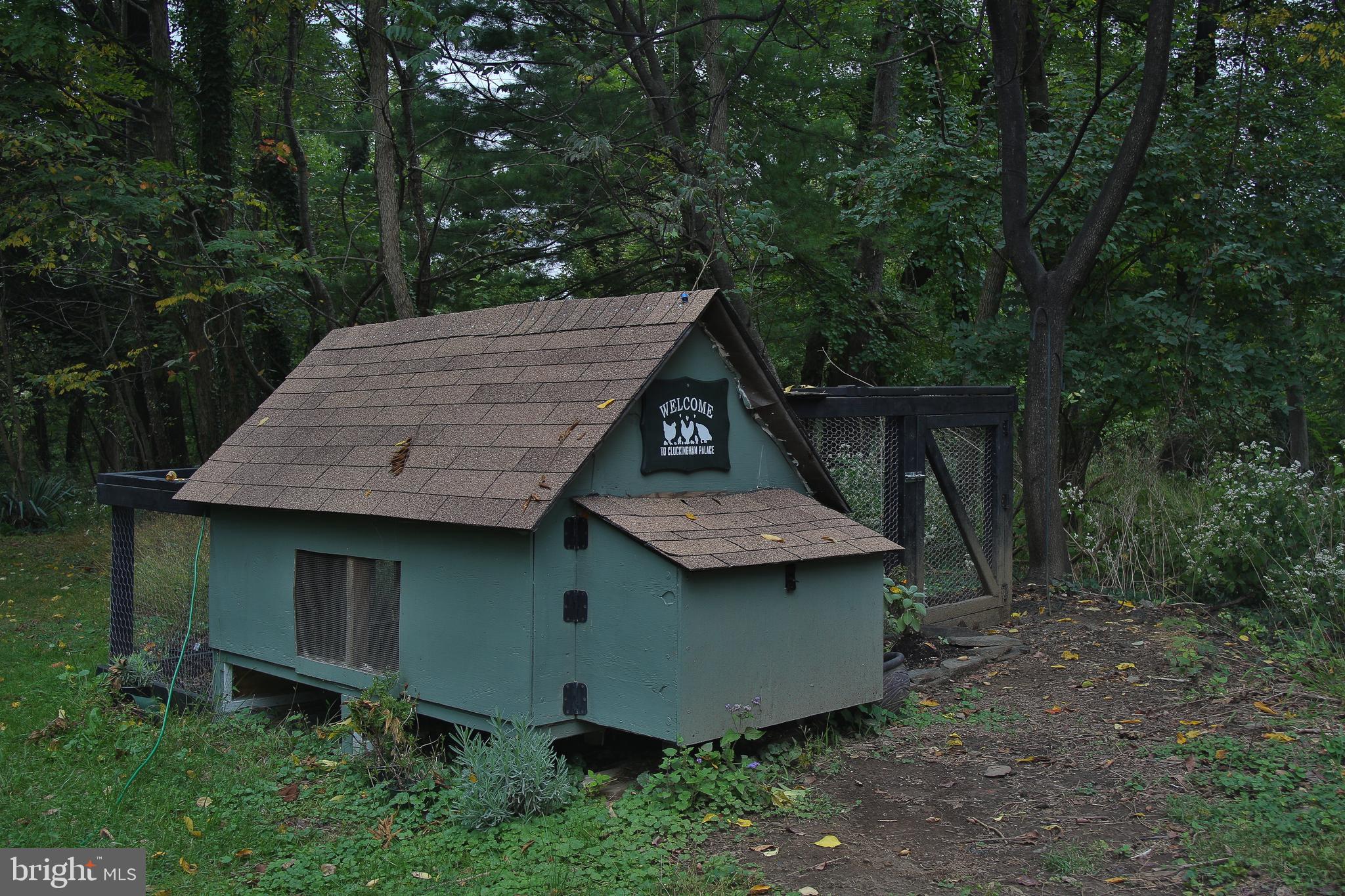 213 Hewett Road Wyncote, PA 19095 - Photo 37 of 40 Chicken coop included with sale