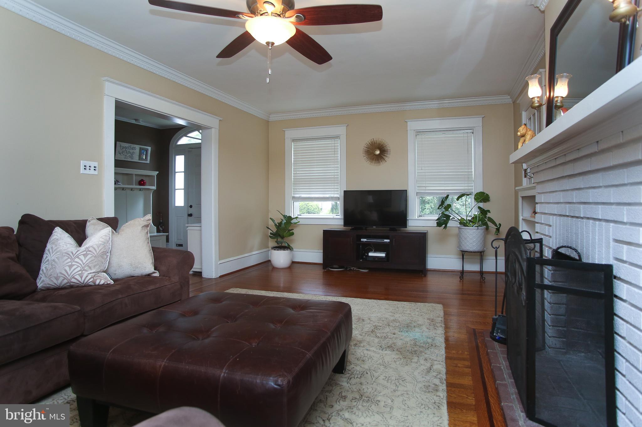 213 Hewett Road Wyncote, PA 19095 - Photo 6 of 40 Living room