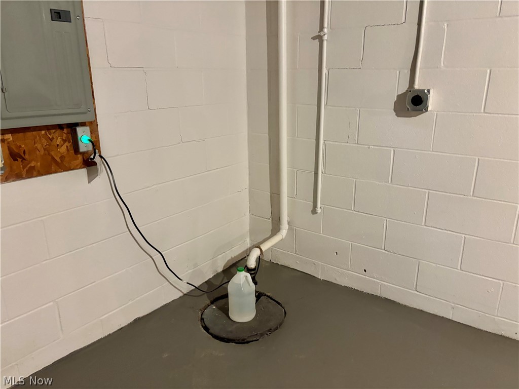 1437 Shaw Road, Unit B Niles, OH 44446 - Photo 27 of 32 Sump pump