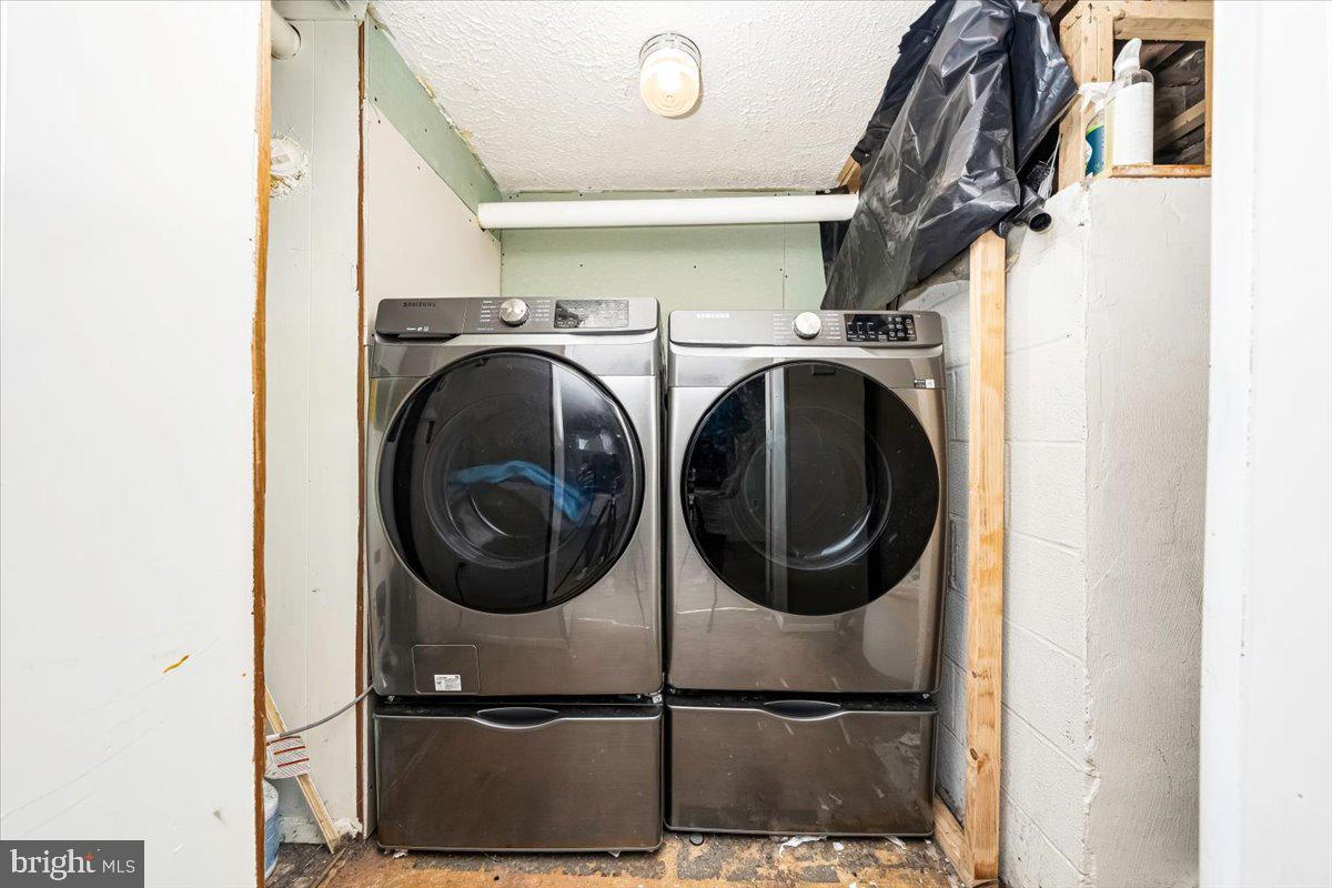 5968 Grove Hill Road Frederick, MD 21703 - Photo 27 of 43 Washer/Dryer