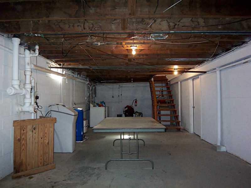5213 West County Line Road Greenwood, IN 46142 - Photo 21 of 24 Gallery Image 21