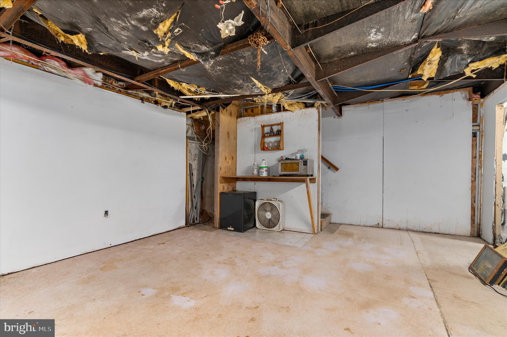 151 Darlington Road Havre de Grace, MD 21078 - Photo 33 of 46 a view of a garage with red and white cabinets