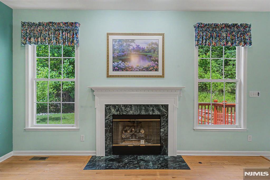 1 Skytop Ridge Oakland, NJ 07436 - Photo 12 of 43