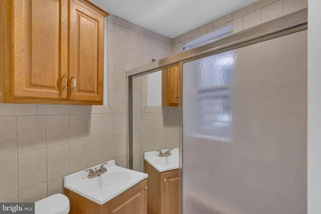 $170,000 | 410 Stuyvesant Avenue, Trenton, NJ 08618