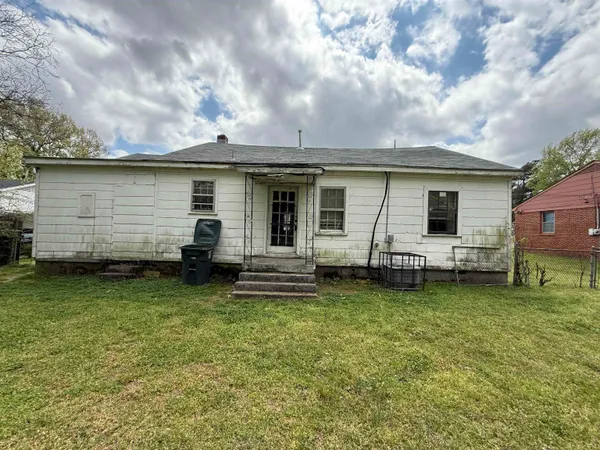 $47,800 | 66 East Rollins Road, Memphis, TN 38109