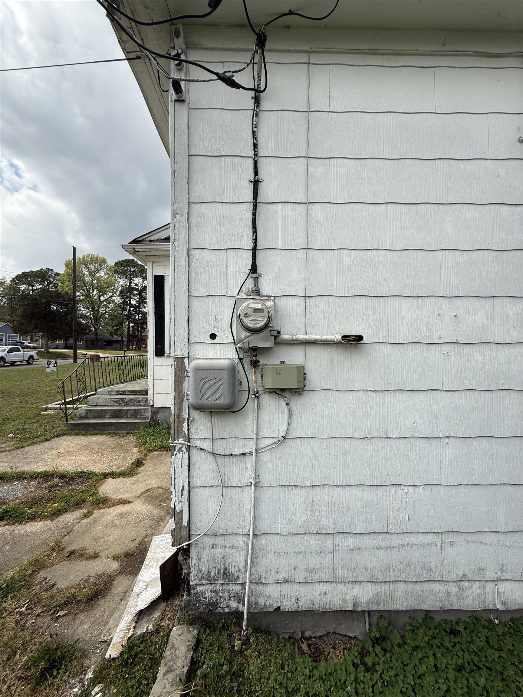 66 East Rollins Road Memphis, TN 38109 - Photo 5 of 31 Exterior view of electric meter