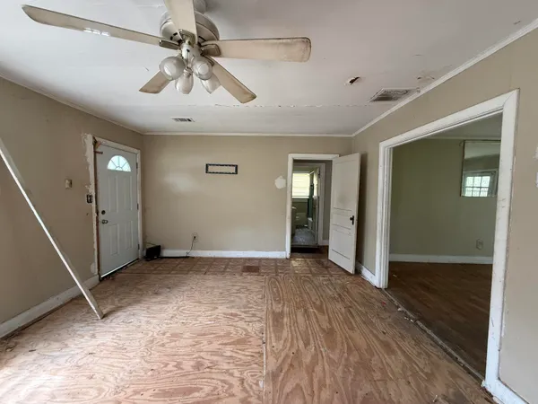 $47,800 | 66 East Rollins Road, Memphis, TN 38109