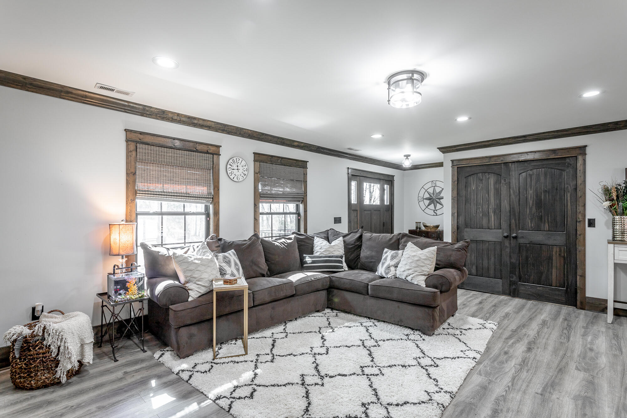 340 Potter Place Road Northwest Charleston, TN 37310 - Photo 17 of 60 Living room