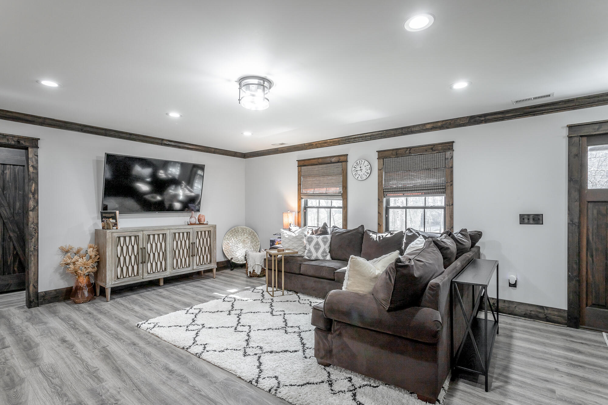 340 Potter Place Road Northwest Charleston, TN 37310 - Photo 18 of 60 Living room