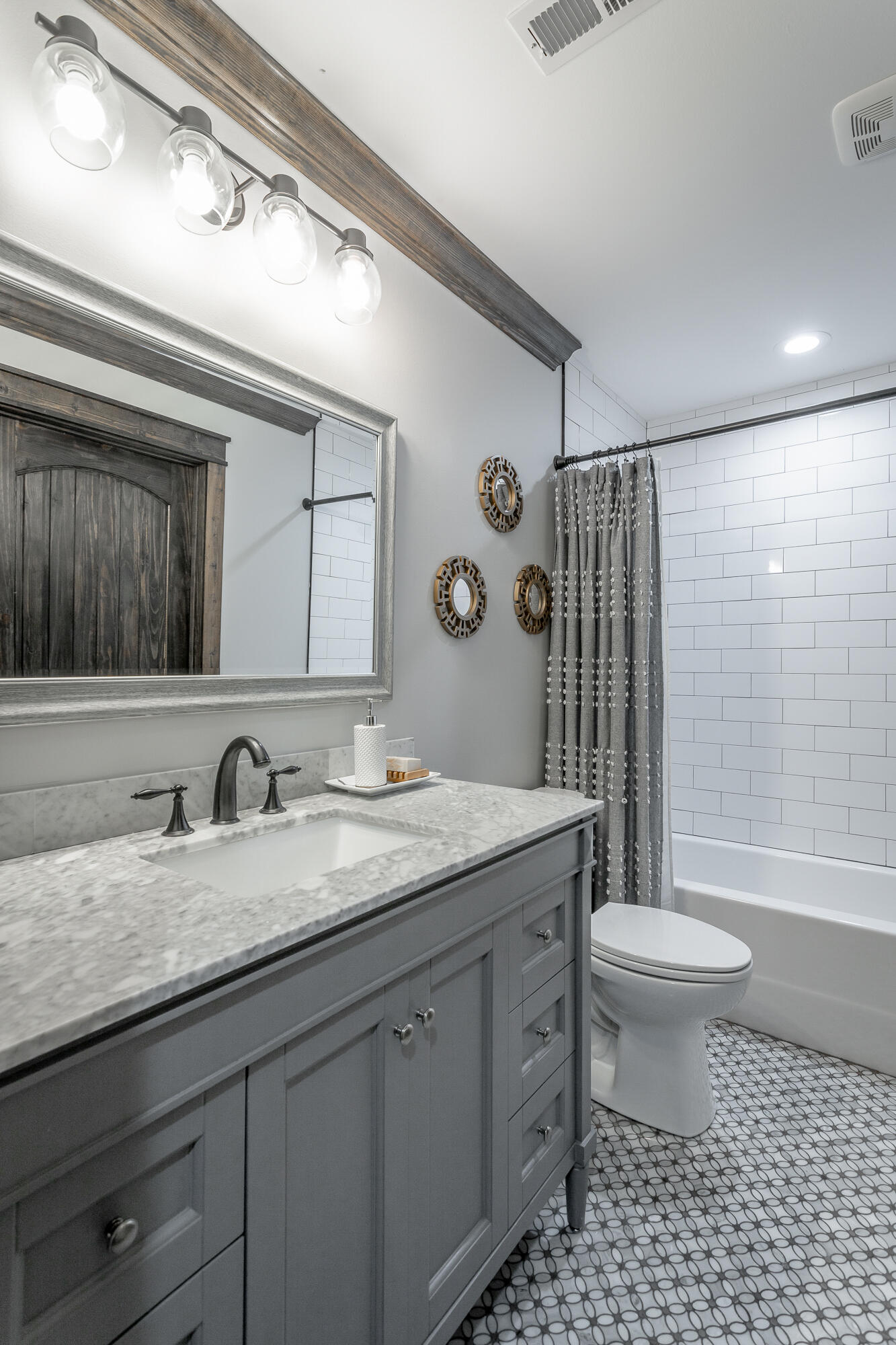 340 Potter Place Road Northwest Charleston, TN 37310 - Photo 38 of 60 Guest bath