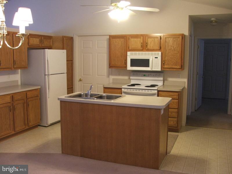 604 Raspberry Lane Lebanon, PA 17046 - Photo 4 of 8 Gallery Image 4