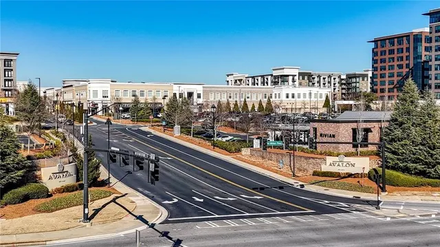 $385,000 | 13300 Morris Road, Unit 63, Alpharetta, GA 30004