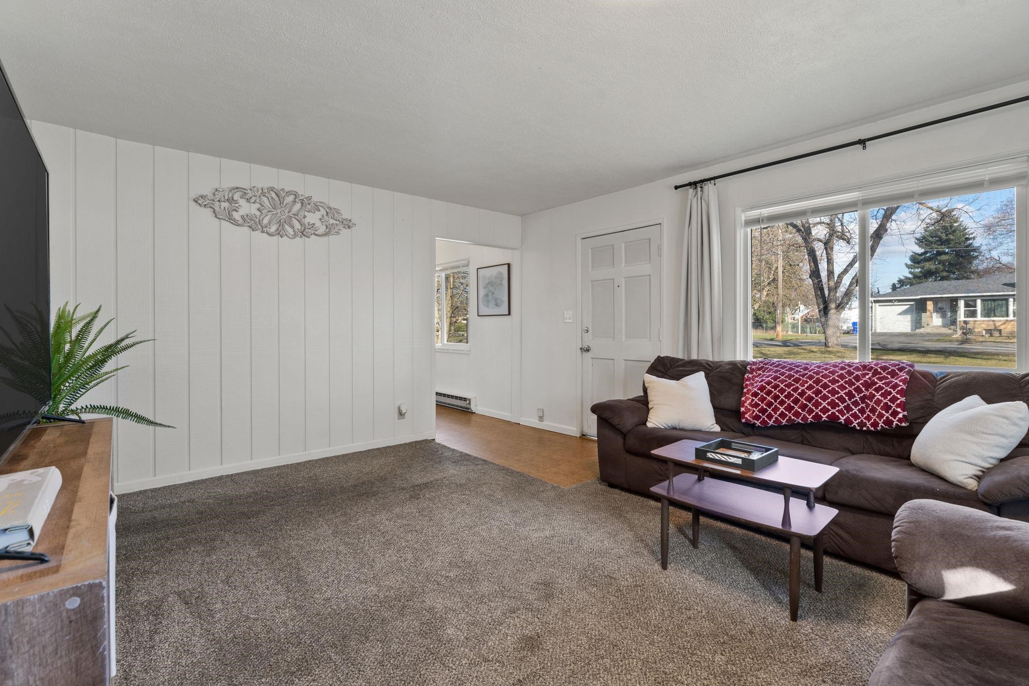 617 North Walnut Road Spokane Valley, WA 99206 - Photo 4 of 28
