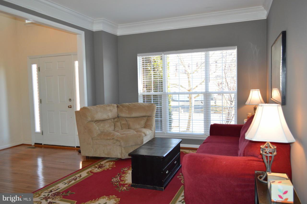 828 Fox Den Road Culpeper, VA 22701 - Photo 8 of 30 Living Room