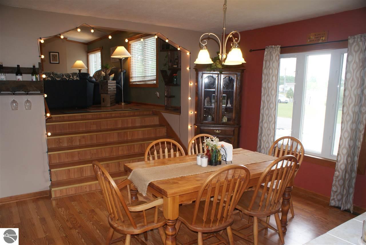 1927 Radcliff Road Traverse City, MI 49685 - Photo 18 of 48 1859990-17.JPG
