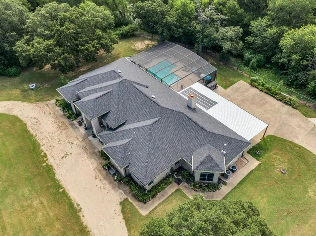 $900,000 | 7400 County Road 305, Grandview, TX 76050