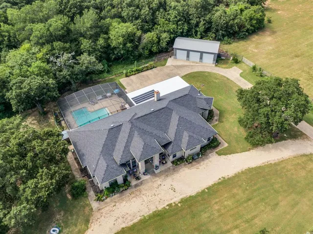 $900,000 | 7400 County Road 305, Grandview, TX 76050