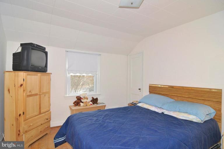 9300 Glenville Road Silver Spring, MD 20901 - Photo 7 of 11 Master Bedroom