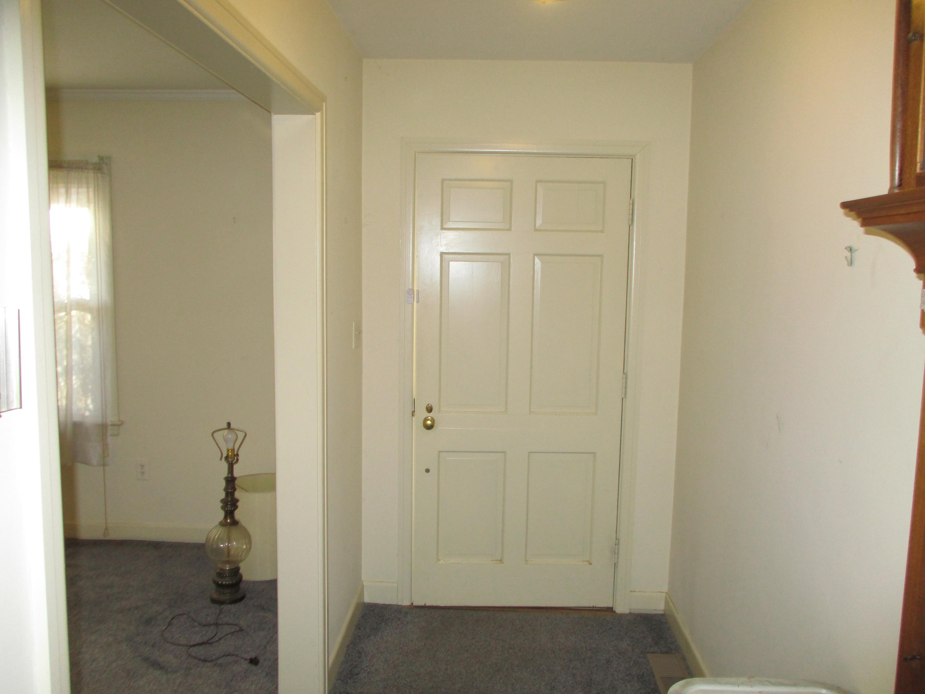 3590 Hartland Road Southwest Roanoke, VA 24015 - Photo 2 of 14 IMG_0227