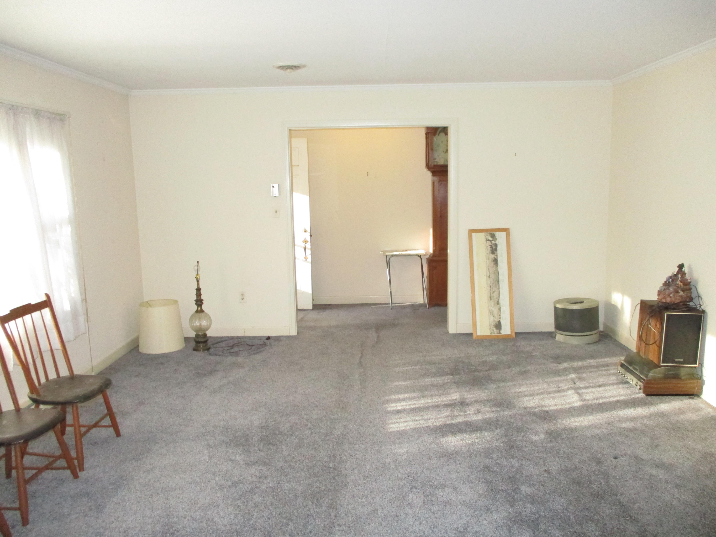 3590 Hartland Road Southwest Roanoke, VA 24015 - Photo 4 of 14 IMG_0217