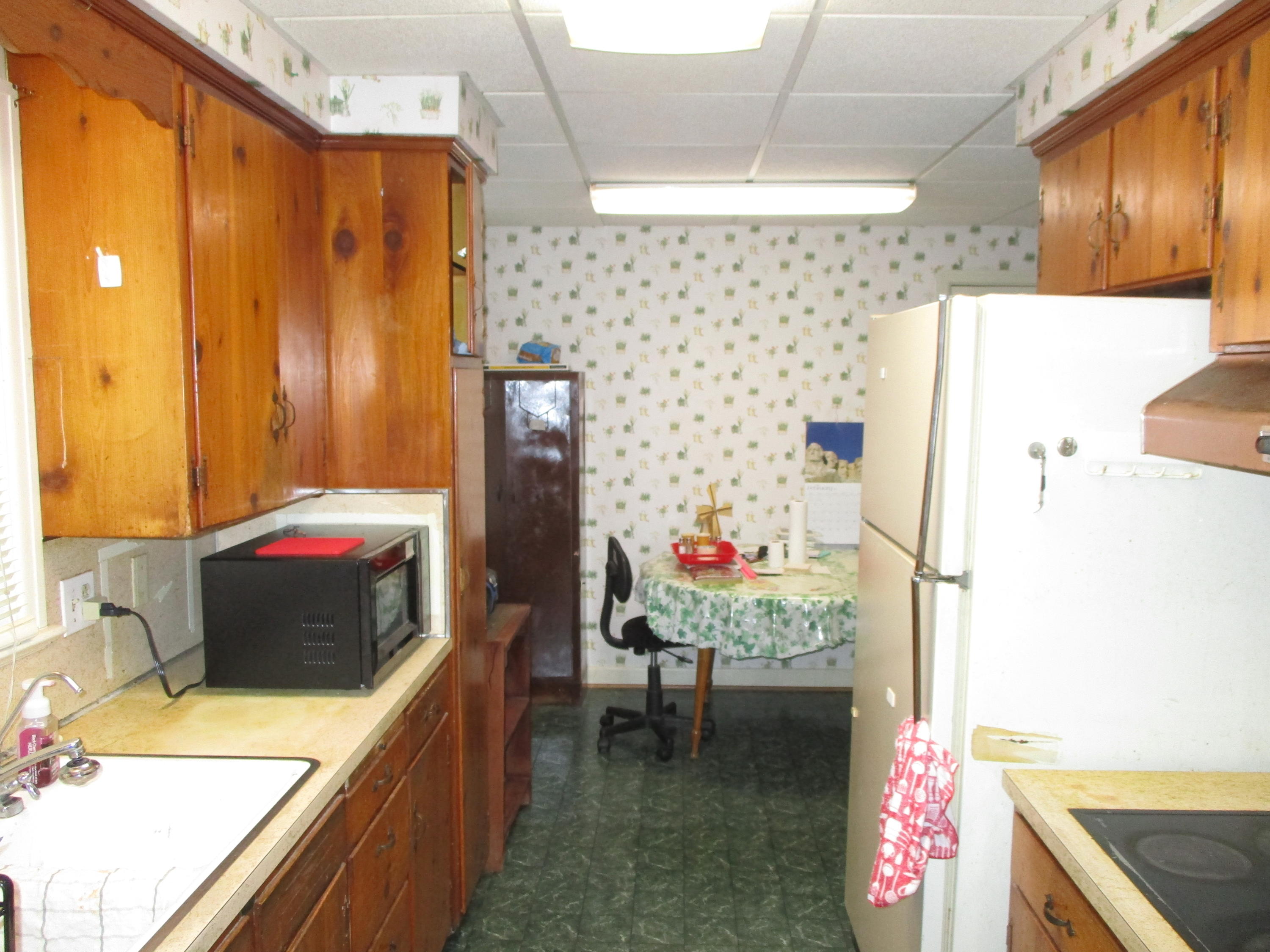 3590 Hartland Road Southwest Roanoke, VA 24015 - Photo 7 of 14 IMG_0220