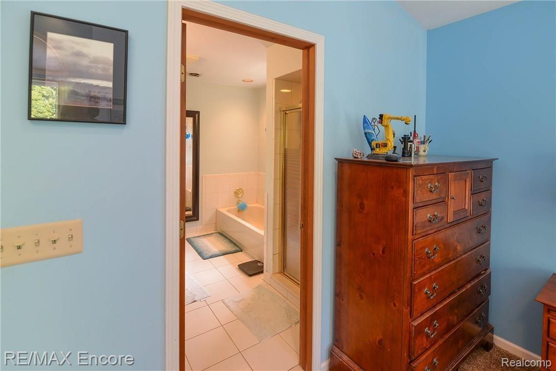 8354 Clinton River Road Sterling Heights, MI 48314 - Photo 30 of 62 51.jpg