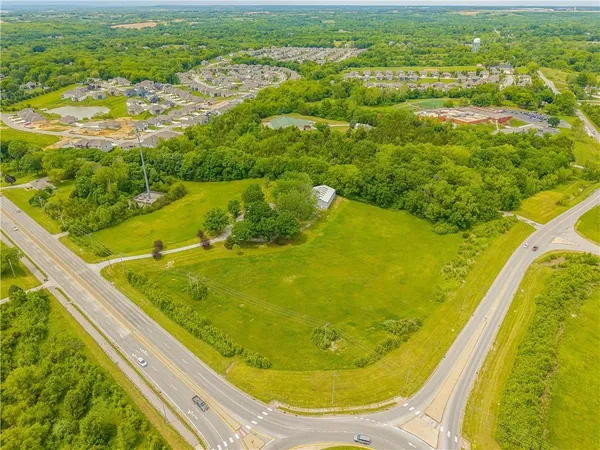 $1,475,000 | 13220 Highway 45, Parkville, MO 64152