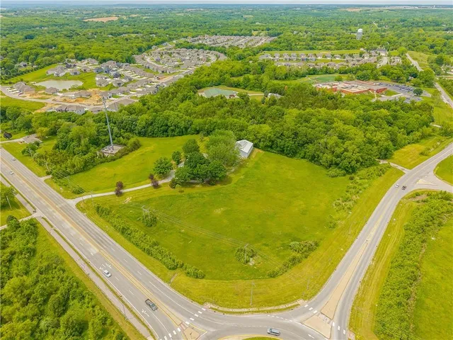 $1,475,000 | 13220 Highway 45, Parkville, MO 64152