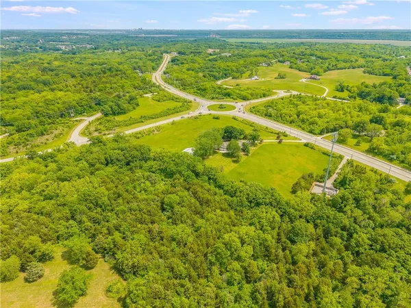 $1,475,000 | 13220 Highway 45, Parkville, MO 64152