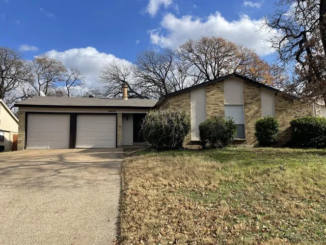 $1,995 | 4805 Crestmont Court, Arlington, TX 76017