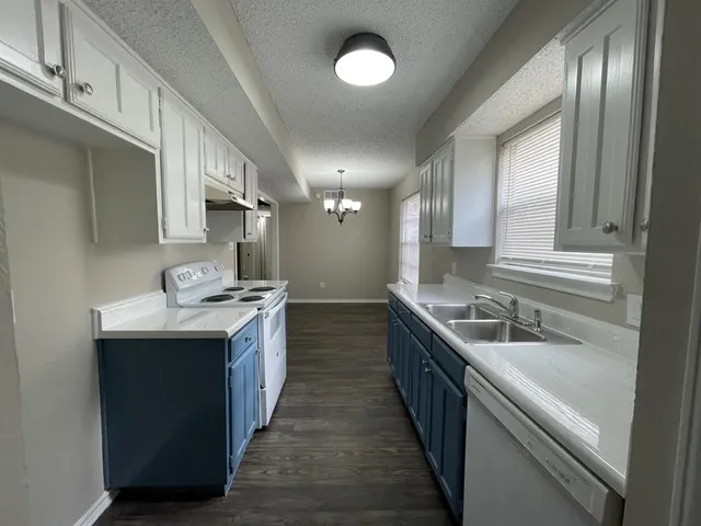 $1,995 | 4805 Crestmont Court, Arlington, TX 76017