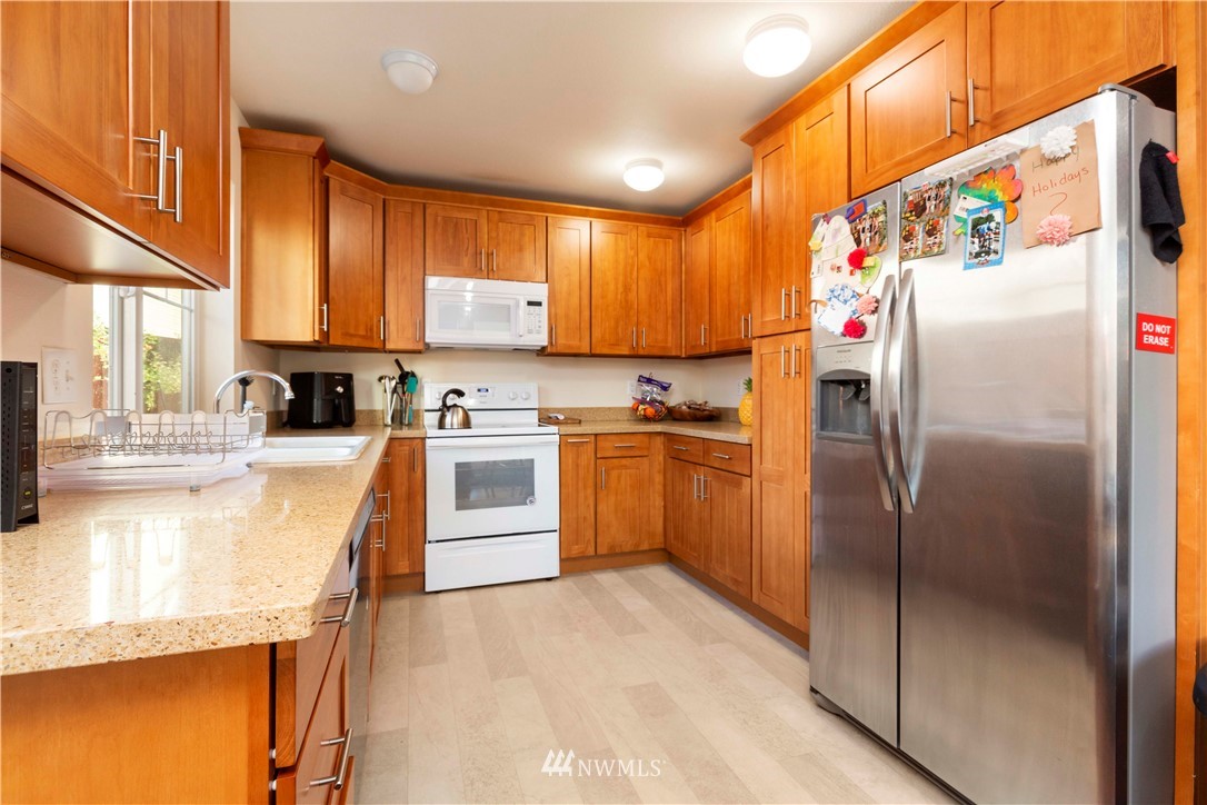 338 Index Avenue Southeast Renton, WA 98056 - Photo 11 of 27 Gallery Image 11