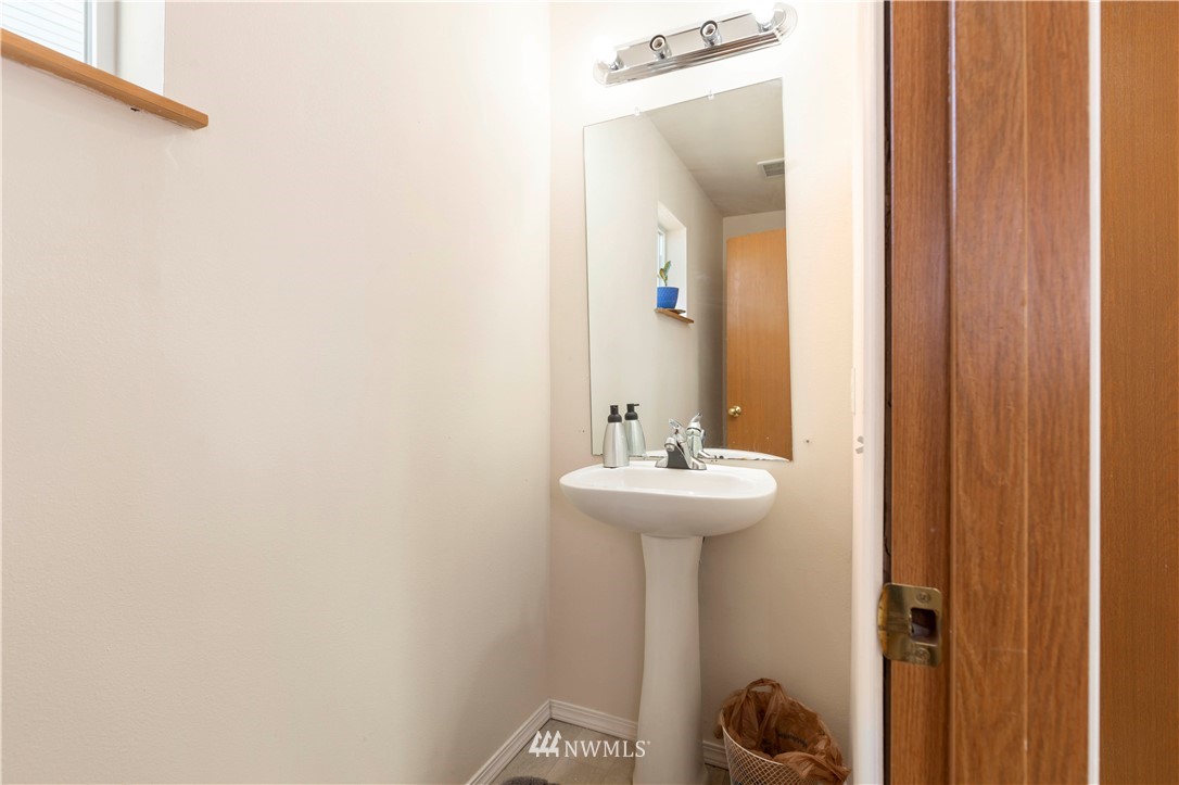 338 Index Avenue Southeast Renton, WA 98056 - Photo 15 of 27 Gallery Image 15