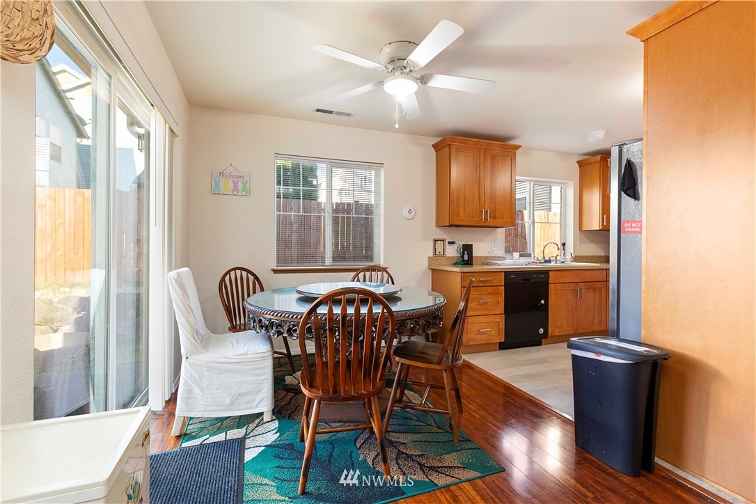 338 Index Avenue Southeast Renton, WA 98056 - Photo 9 of 27 Gallery Image 9