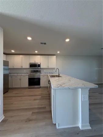 $1,950 | 211 Turtle Bay Avenue, Winter Haven, FL 33881