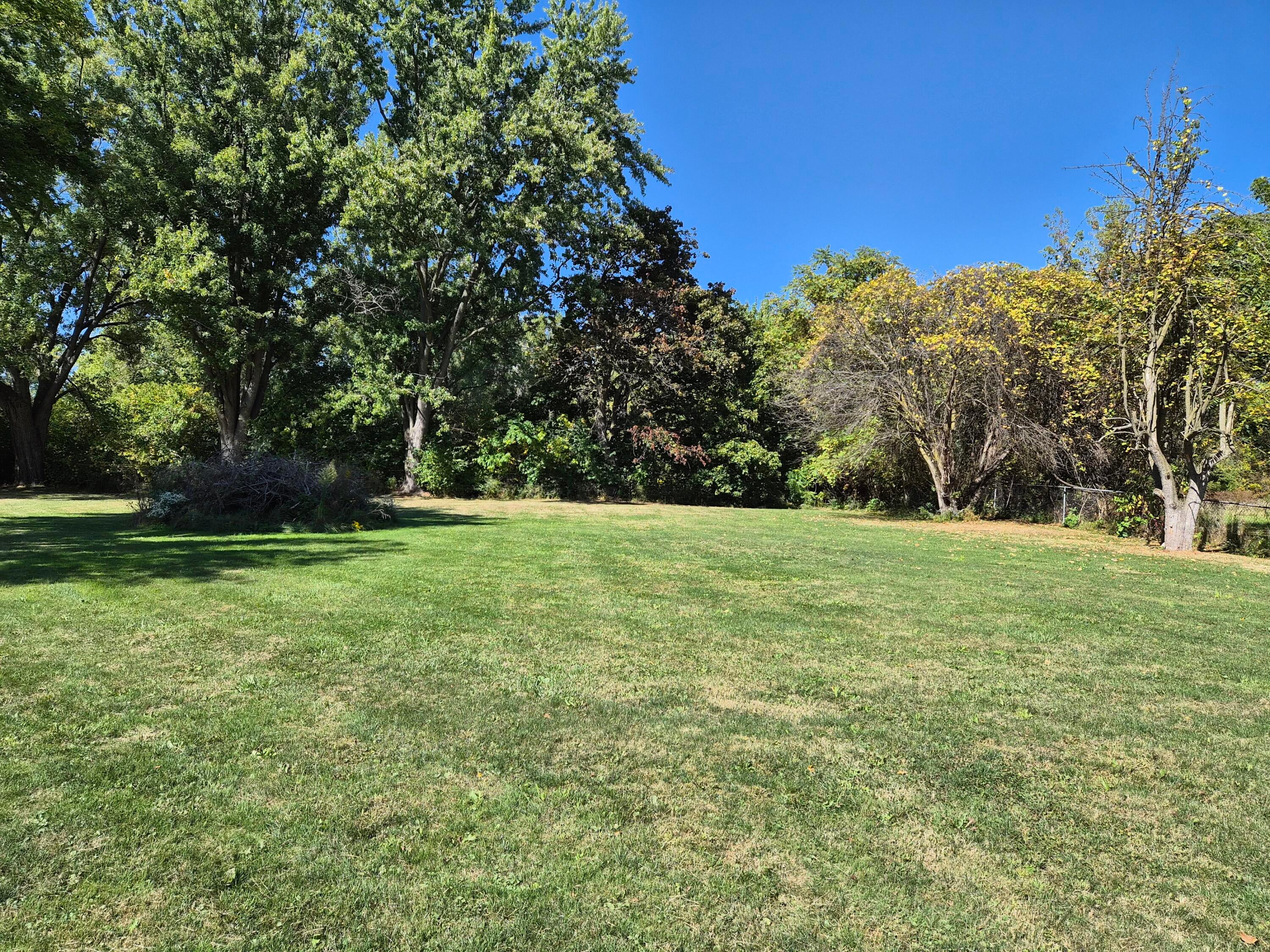 2299 Lavelle Road Flint, MI 48504 - Photo 9 of 77 32385