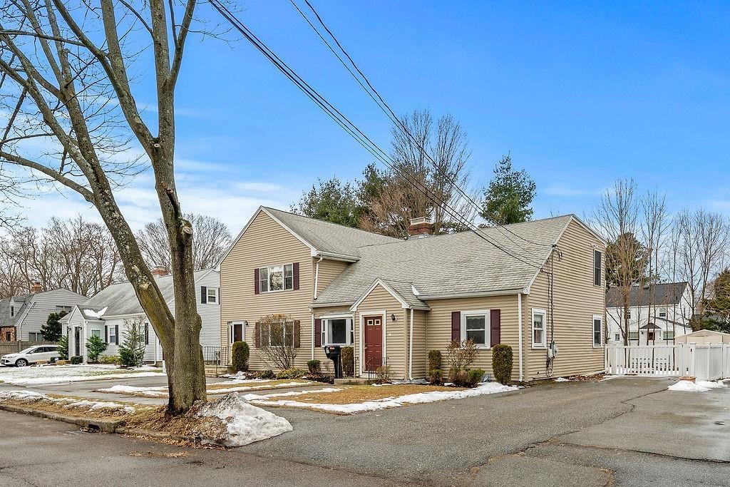 16 Ellery Road Waltham, MA 02453 - Photo 5 of 32 Gallery Image 5