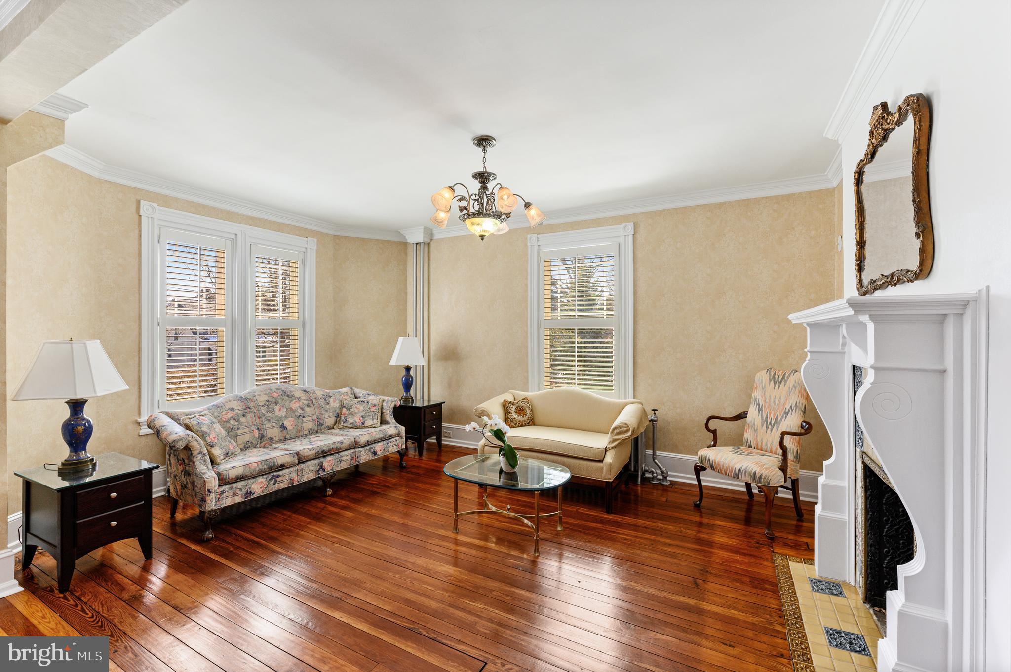 234 Keller Road Berwyn, PA 19312 - Photo 24 of 49 Living Room
