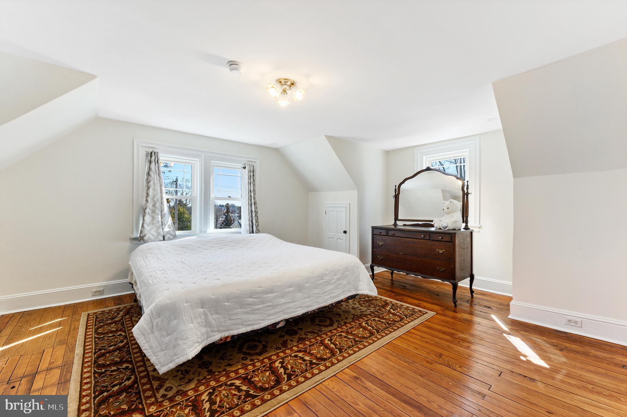 234 Keller Road Berwyn, PA 19312 - Photo 47 of 49 3rd floor front bedroom