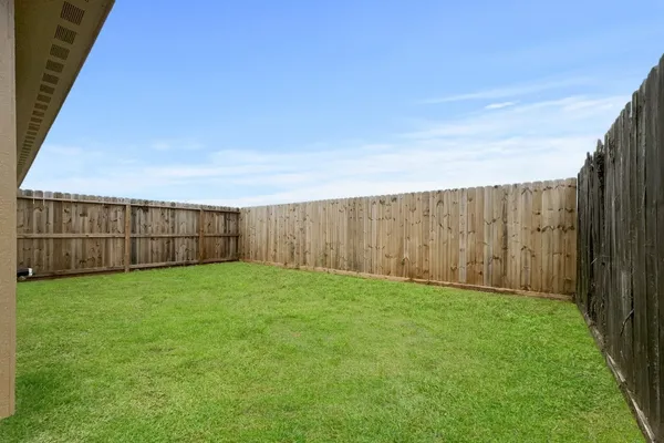 $1,350 | 155 South Bend Drive, Unit B, Willis, TX 77378