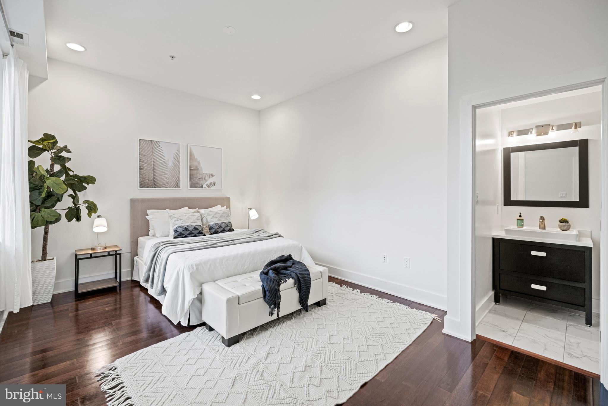 907 N Street Northwest, Unit B2 Washington, DC 20001 - Photo 20 of 27