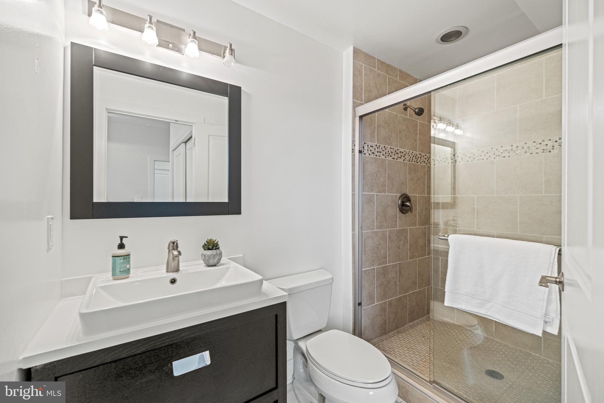 907 N Street Northwest, Unit B2 Washington, DC 20001 - Photo 22 of 27