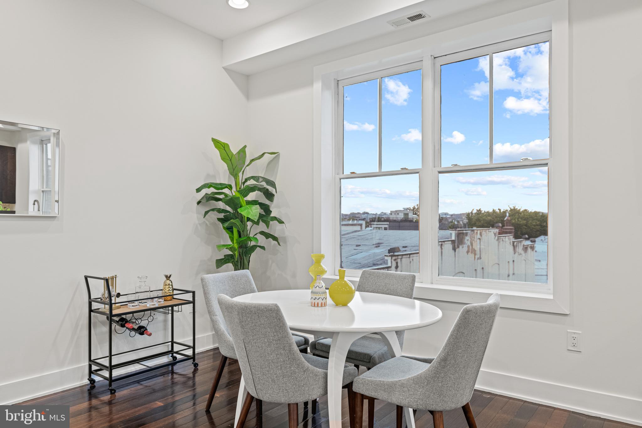 907 N Street Northwest, Unit B2 Washington, DC 20001 - Photo 7 of 27