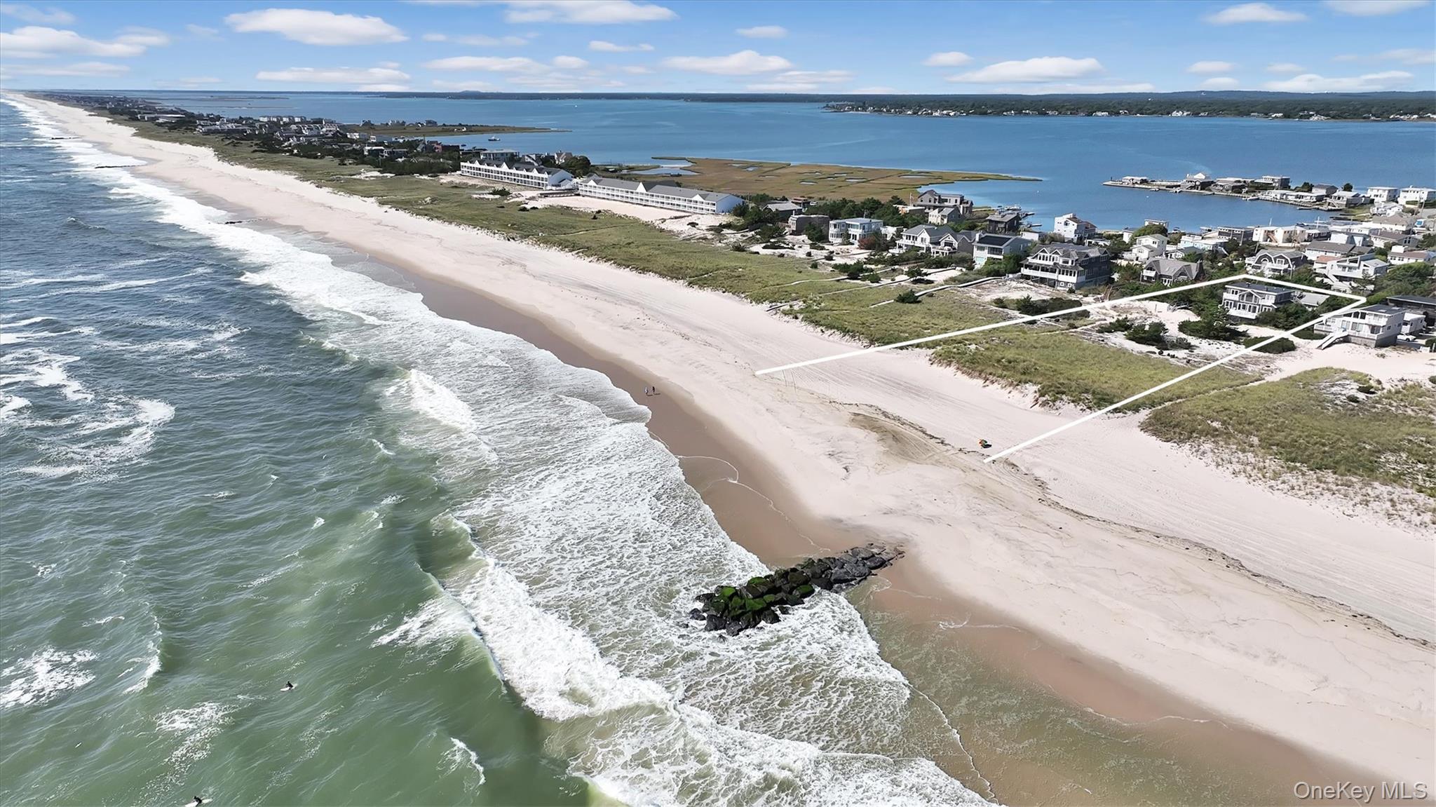431 Dune Road Westhampton Beach, NY 11978 - Photo 4 of 27 a view of a city